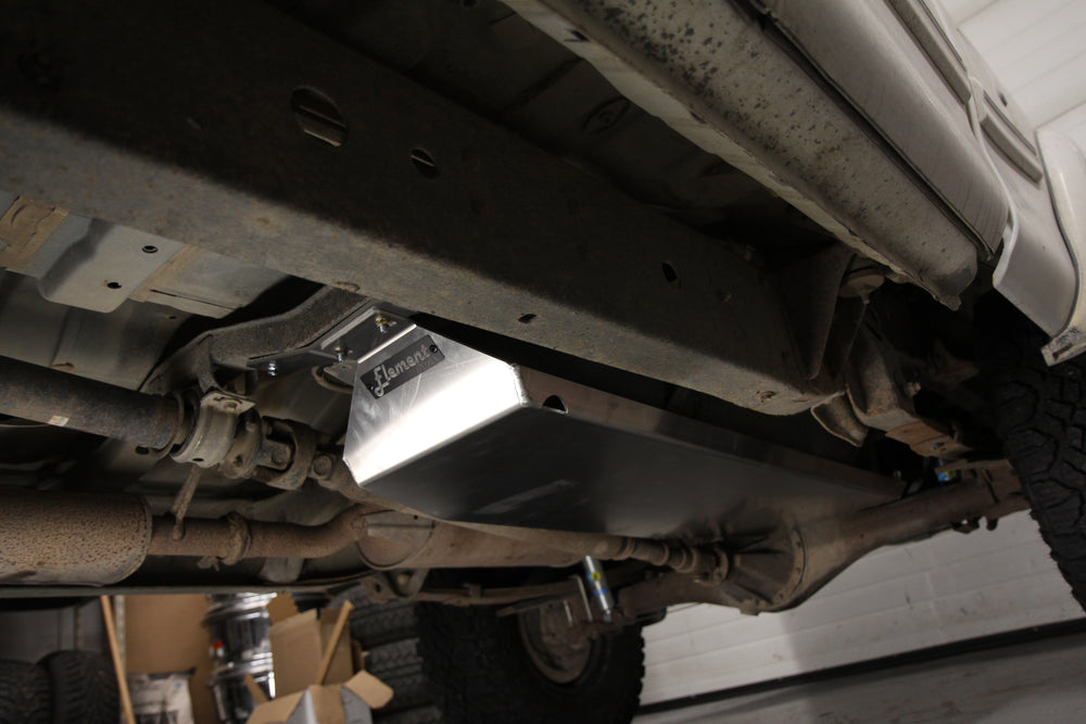 00-04 TOYOTA TUNDRA ALUMINUM GAS TANK SKID PLATE - RA Motorsports Canada